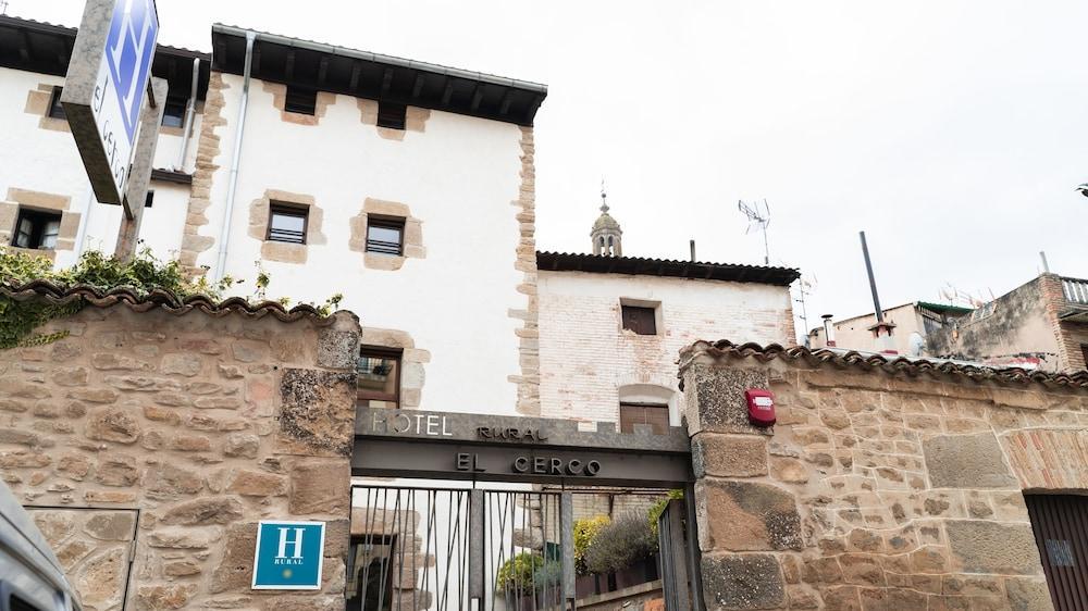 Hotel El Cerco Puente La Reina Exterior photo